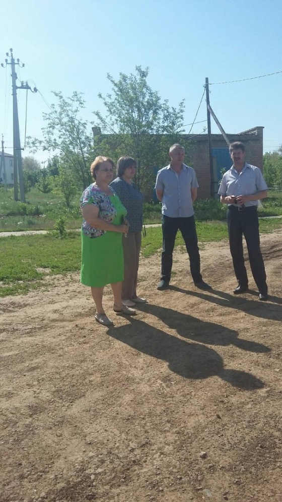 На территории МБОУ СОШ № 2 прошло рабочее совещание по вопросу установки площадки по выполнению нормативов ГТО
